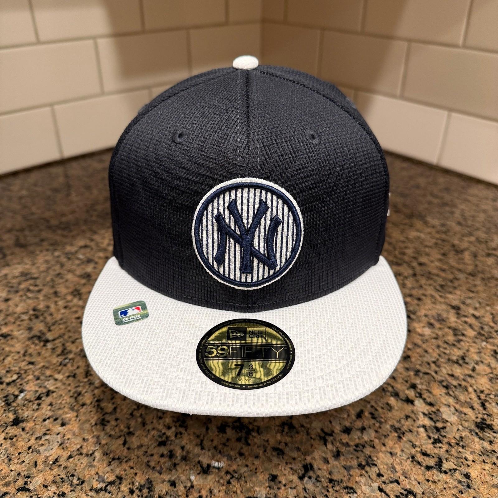 New York Yankees New Era 59FIFTY Fitted Hat Navy White Size 7 3/8 MLB On-Field view 2