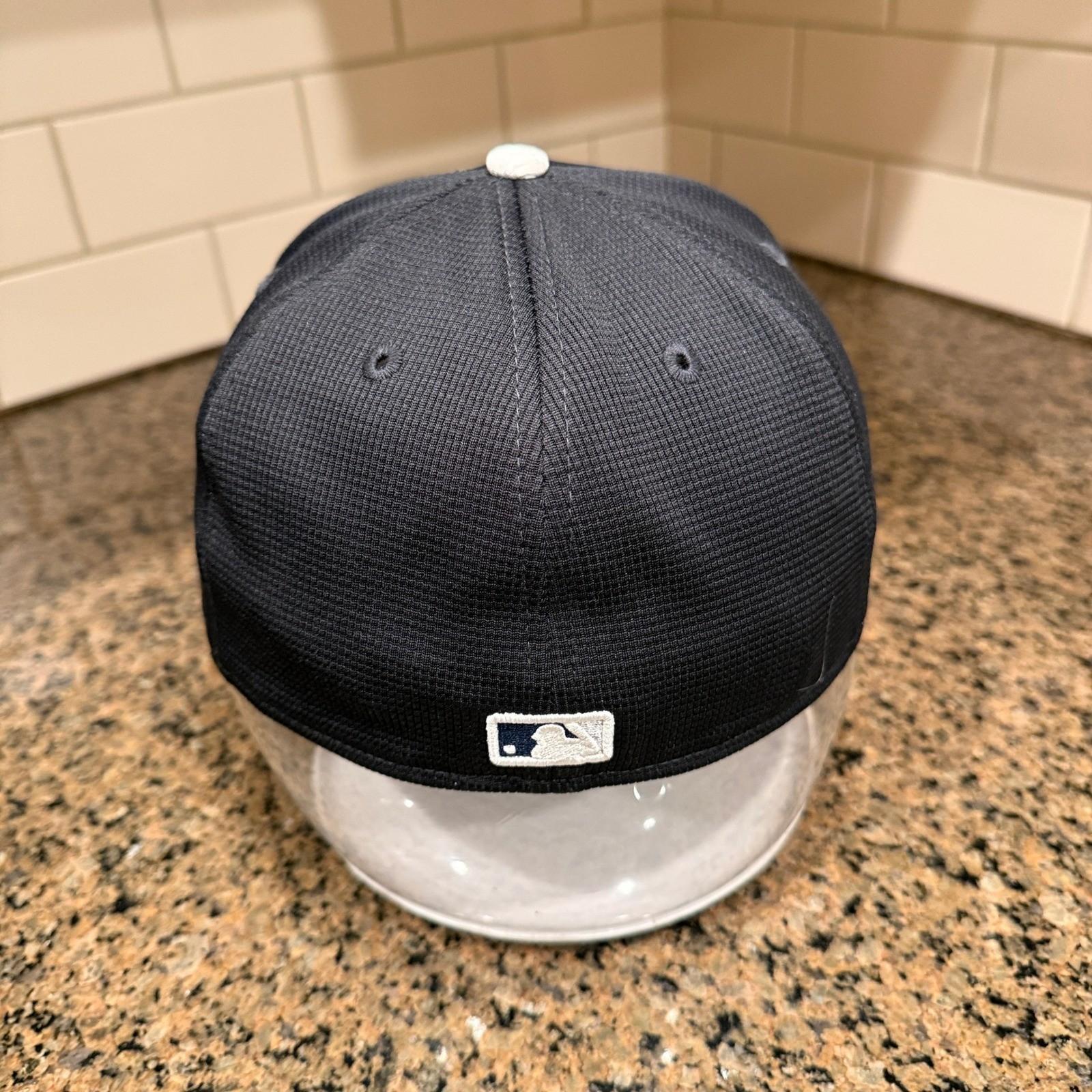 New York Yankees New Era 59FIFTY Fitted Hat Navy White Size 7 3/8 MLB On-Field view 4