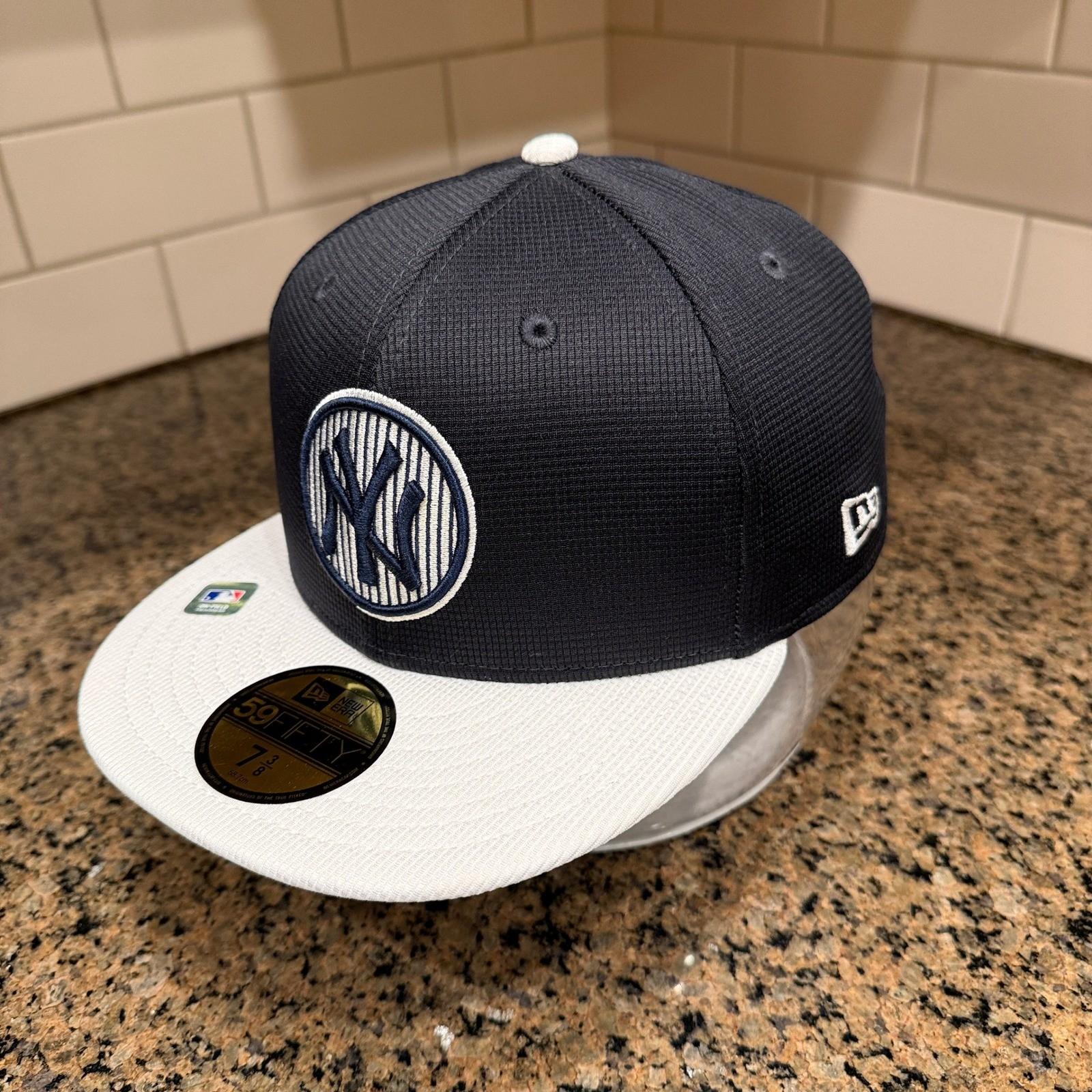 New York Yankees New Era 59FIFTY Fitted Hat Navy White Size 7 3/8 MLB On-Field
