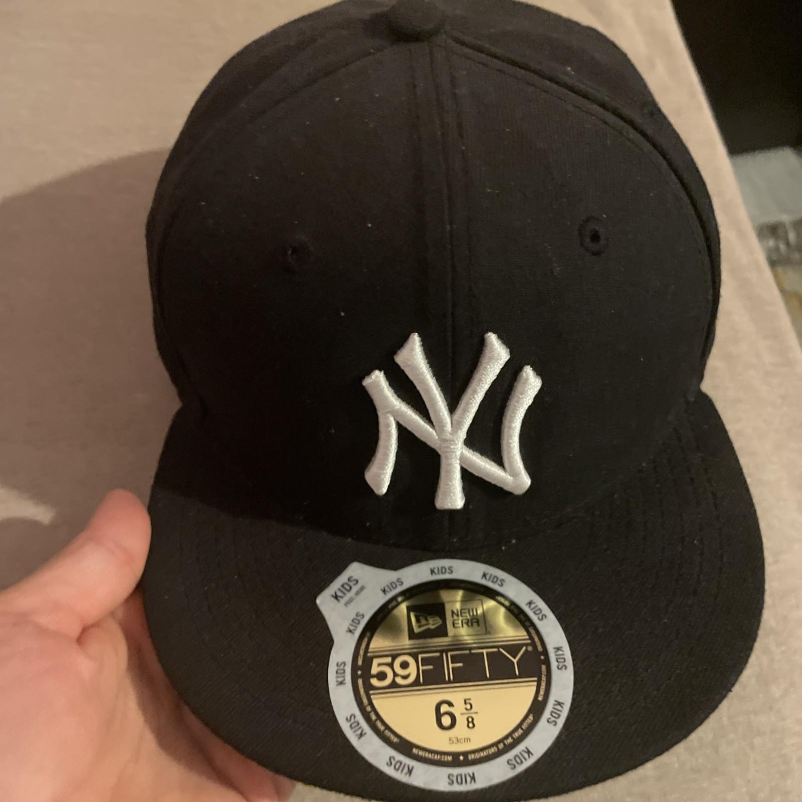New York Yankees FRSH X Bad Bunny X MLB Navy 59FIFTY Fitted Hat Size 7 1/8