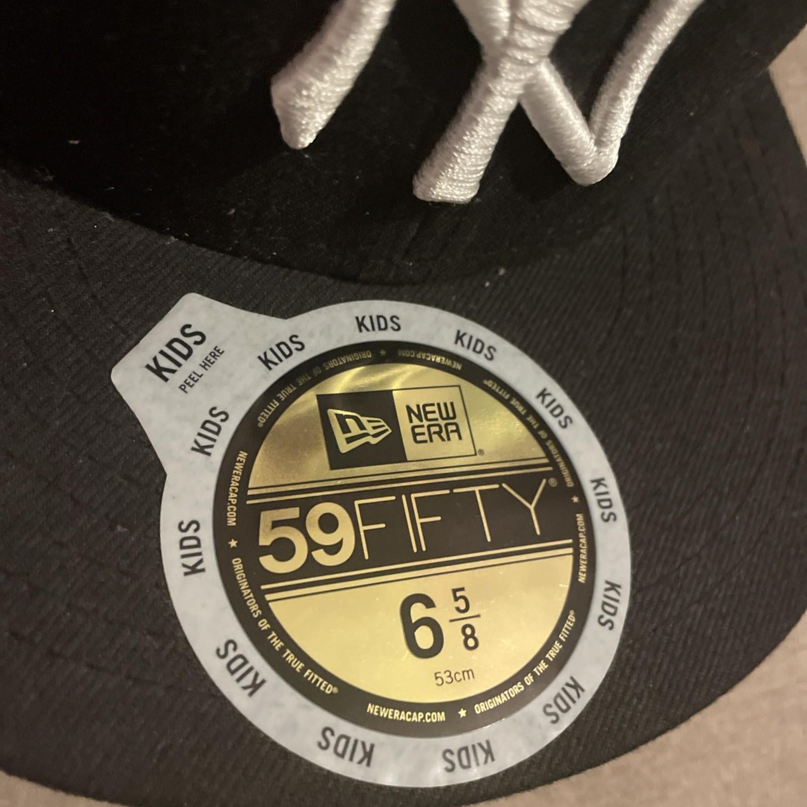 New York Yankees FRSH X Bad Bunny X MLB Navy 59FIFTY Fitted Hat Size 7 1/8 view 3